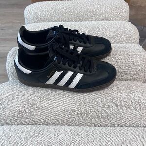 Worn once bought this in Portugal just didn’t fit